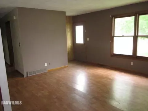 409 Maple St, Lena, IL 61048 photo 9