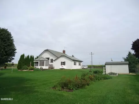 1983 W Becker School Rd, Freeport, IL 61032 photo 3