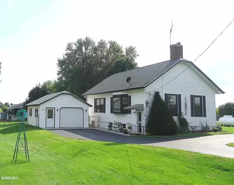 1983 W Becker School Rd, Freeport, IL 61032 photo 1