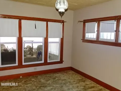 36 E Jefferson St, Freeport, IL 61032 photo 9