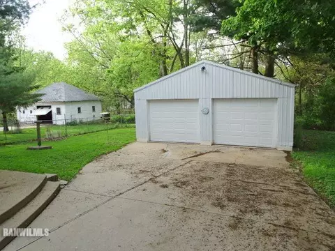 36 E Jefferson St, Freeport, IL 61032 photo 4