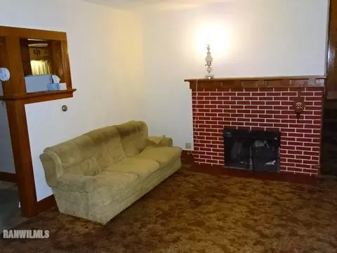 36 E Jefferson St, Freeport, IL 61032 photo 6