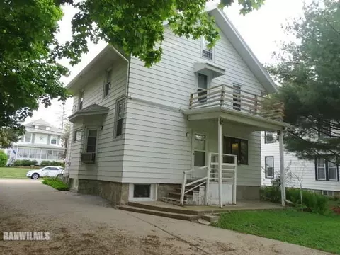 36 E Jefferson St, Freeport, IL 61032 photo 3
