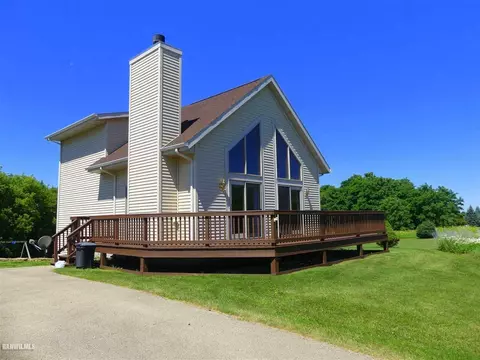 19-23 Hidden Valley Dr, Lanark, IL 61046 photo 2