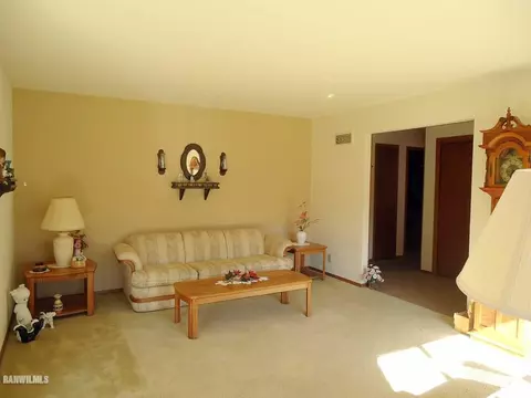 2732 Deer Path Trl, Freeport, IL 61032 photo 5