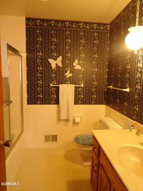 2732 Deer Path Trl, Freeport, IL 61032 photo 7