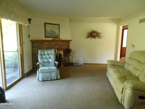 2732 Deer Path Trl, Freeport, IL 61032 photo 6