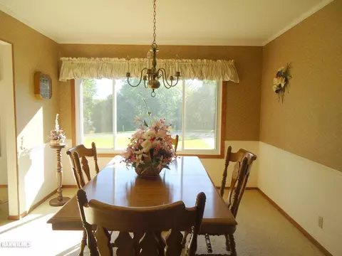 2732 Deer Path Trl, Freeport, IL 61032 photo 3