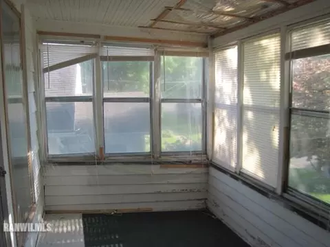 807 S Walnut Ave, Freeport, IL 61032 photo 11