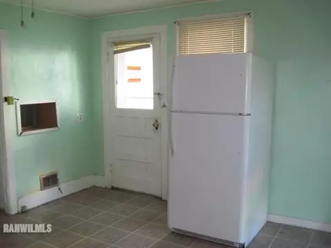 807 S Walnut Ave, Freeport, IL 61032 photo 5