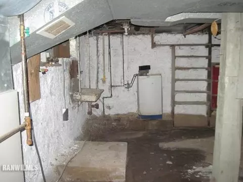 807 S Walnut Ave, Freeport, IL 61032 photo 14
