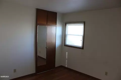 3243 W Knox Dr, Freeport, IL 61032 photo 9