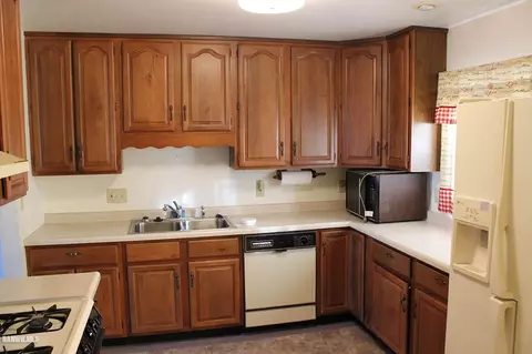 3243 W Knox Dr, Freeport, IL 61032 photo 14