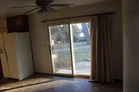 3243 W Knox Dr, Freeport, IL 61032 photo 17