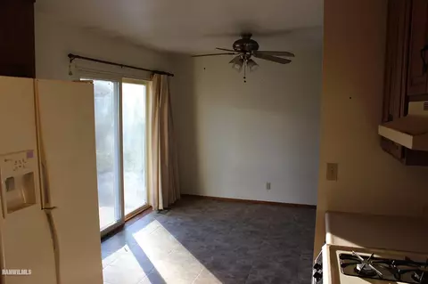 3243 W Knox Dr, Freeport, IL 61032 photo 15