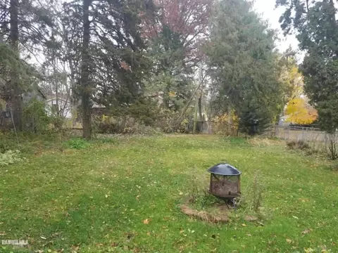 516 W Dewey, Freeport, IL 61032 photo 6