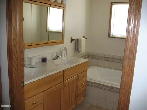 1-67 68 Captains Dr, Lanark, IL 61046 photo 18