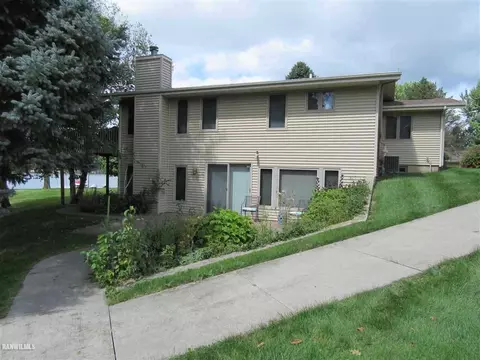 1-67 68 Captains Dr, Lanark, IL 61046 photo 3