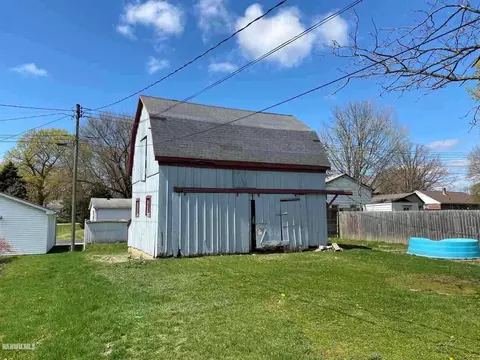 310 Snow St, Chadwick, IL 61014 photo 4