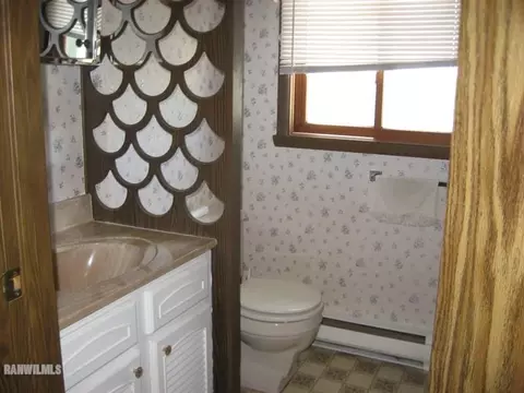1220 W Cable St, Freeport, IL 61032 photo 10