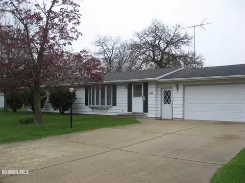 1220 W Cable St, Freeport, IL 61032 photo 1