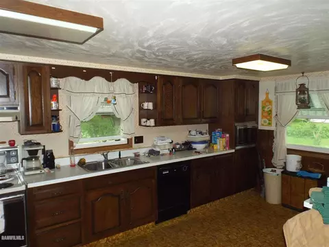 313 John St, Warren, IL 61087 photo 2