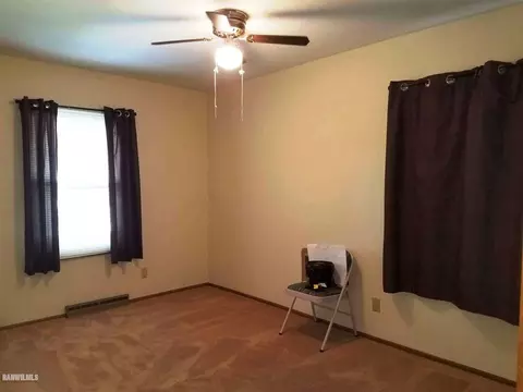 3385 W Loras Dr, Freeport, IL 61032 photo 12