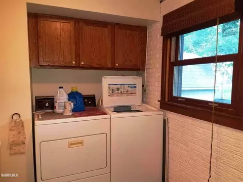 3385 W Loras Dr, Freeport, IL 61032 photo 17
