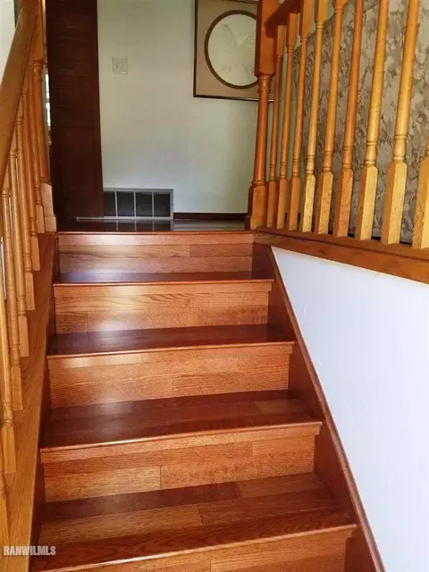 3385 W Loras Dr, Freeport, IL 61032 photo 15