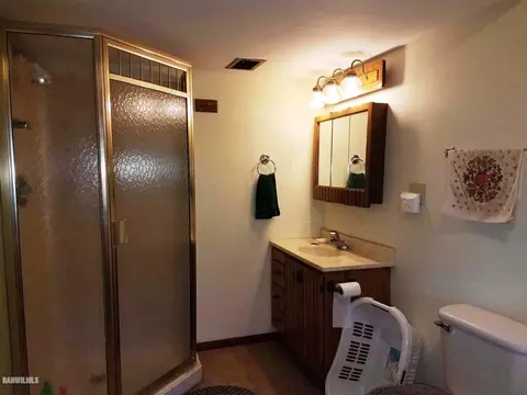 3385 W Loras Dr, Freeport, IL 61032 photo 16