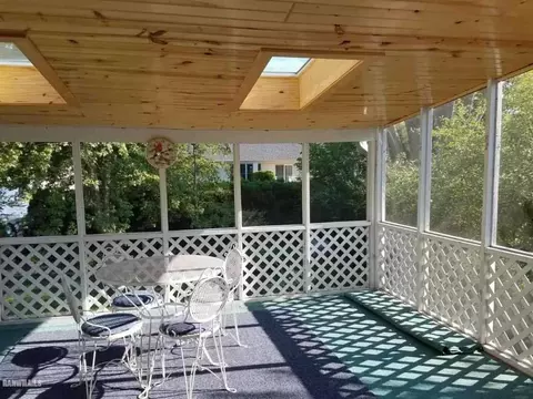 3385 W Loras Dr, Freeport, IL 61032 photo 8