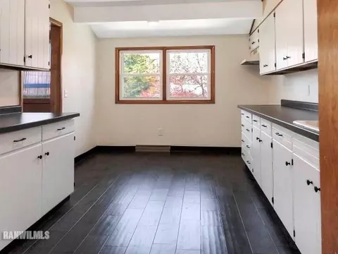 1908 Middlebury Rd, Freeport, IL 61032 photo 11