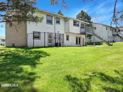 1908 Middlebury Rd, Freeport, IL 61032 photo 3