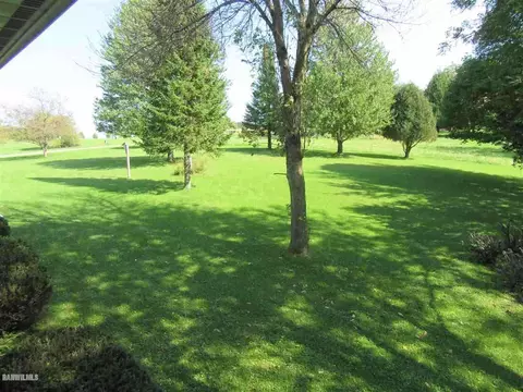 3-472 Heather Ct, Lanark, IL 61046 photo 11