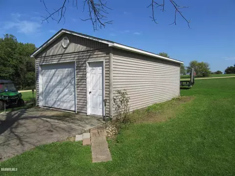 3-472 Heather Ct, Lanark, IL 61046 photo 6