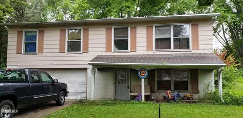 3346 Loras Dr, Freeport, IL 61032 photo 1