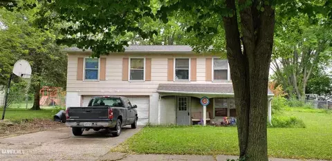 3346 Loras Dr, Freeport, IL 61032 photo 3