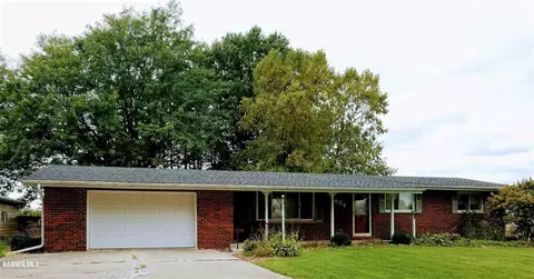 404 Stephen Dr, Lanark, IL 61046 photo 1