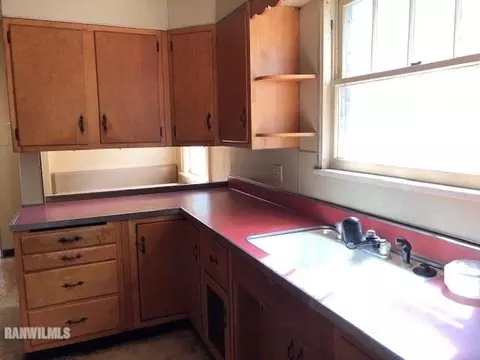 1414 W Stover St, Freeport, IL 61032 photo 9