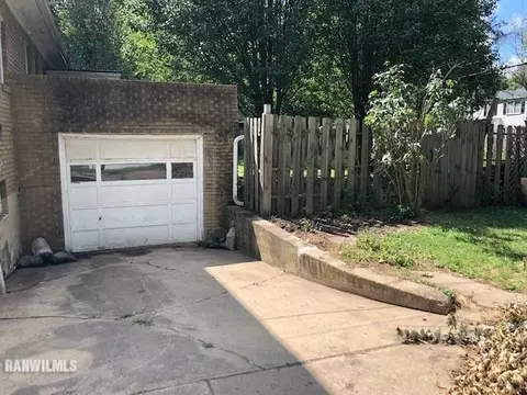 1414 W Stover St, Freeport, IL 61032 photo 5