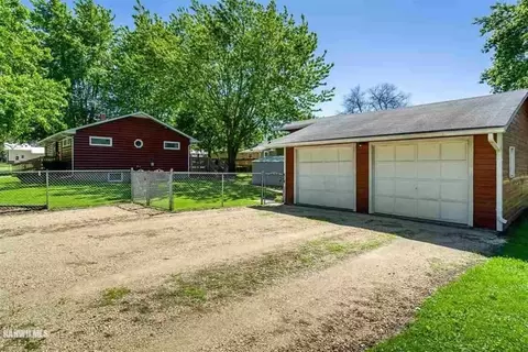 202 Blaine St, Leaf River, IL 61047 photo 7