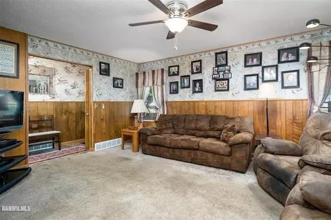 202 Blaine St, Leaf River, IL 61047 photo 9