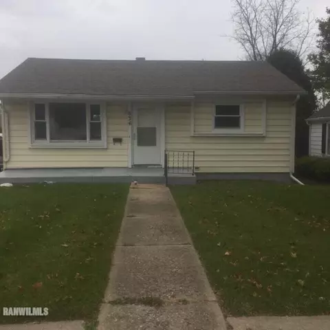 834 Monroe Dr, Freeport, IL 61032 photo 1