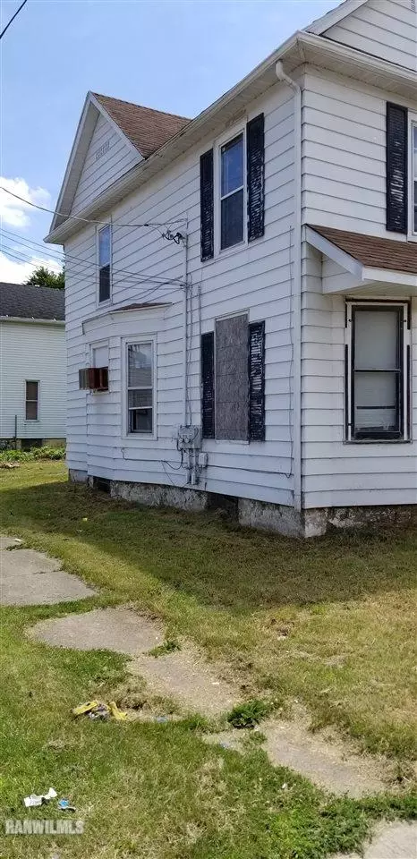 303 W W Spg, Freeport, IL 61036 photo 3