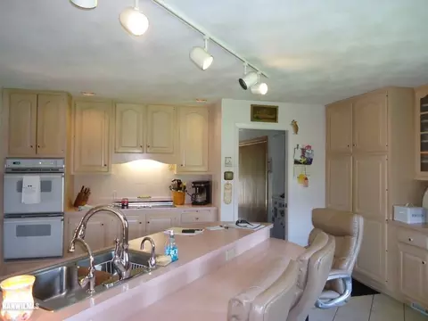 3105 Forest Rd, Freeport, IL 61032 photo 9