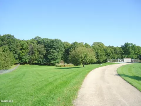 3105 Forest Rd, Freeport, IL 61032 photo 2