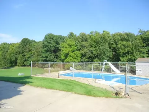 3105 Forest Rd, Freeport, IL 61032 photo 4