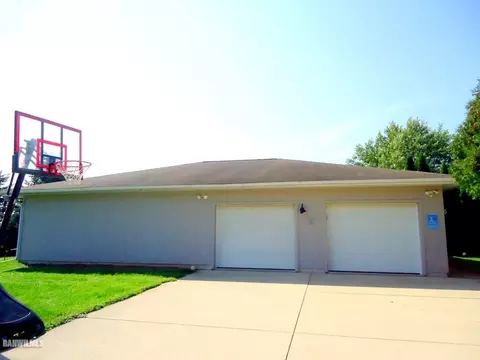 3105 Forest Rd, Freeport, IL 61032 photo 6
