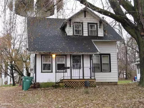 1534 S Float Ave, Freeport, IL 61032 photo 1