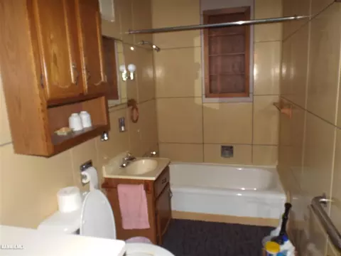 116 E Hyde St, Warren, IL 61087 photo 16